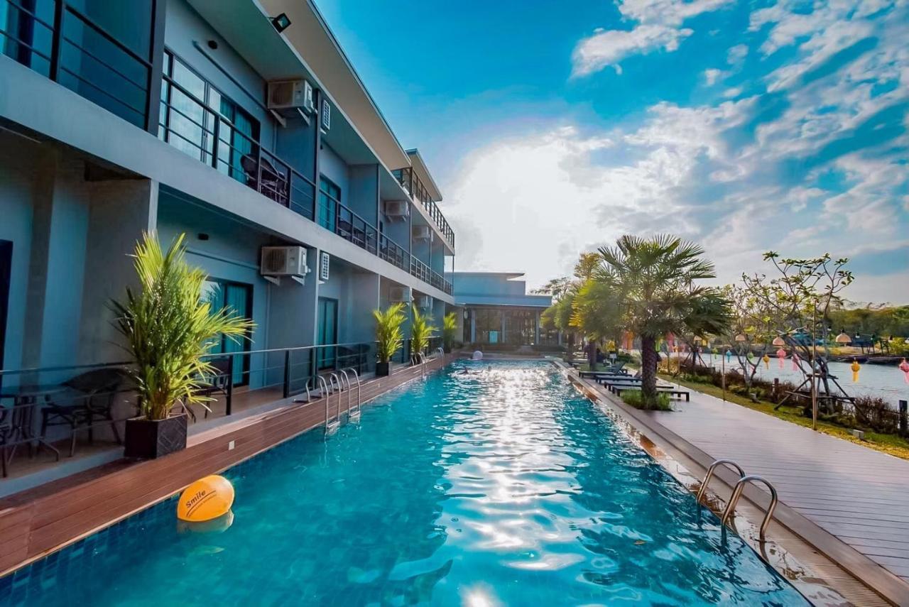 Phuengluang Riverside Hotel Чантхабурі Екстер'єр фото