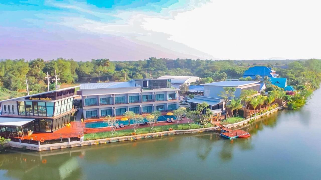 Phuengluang Riverside Hotel Чантхабурі Екстер'єр фото