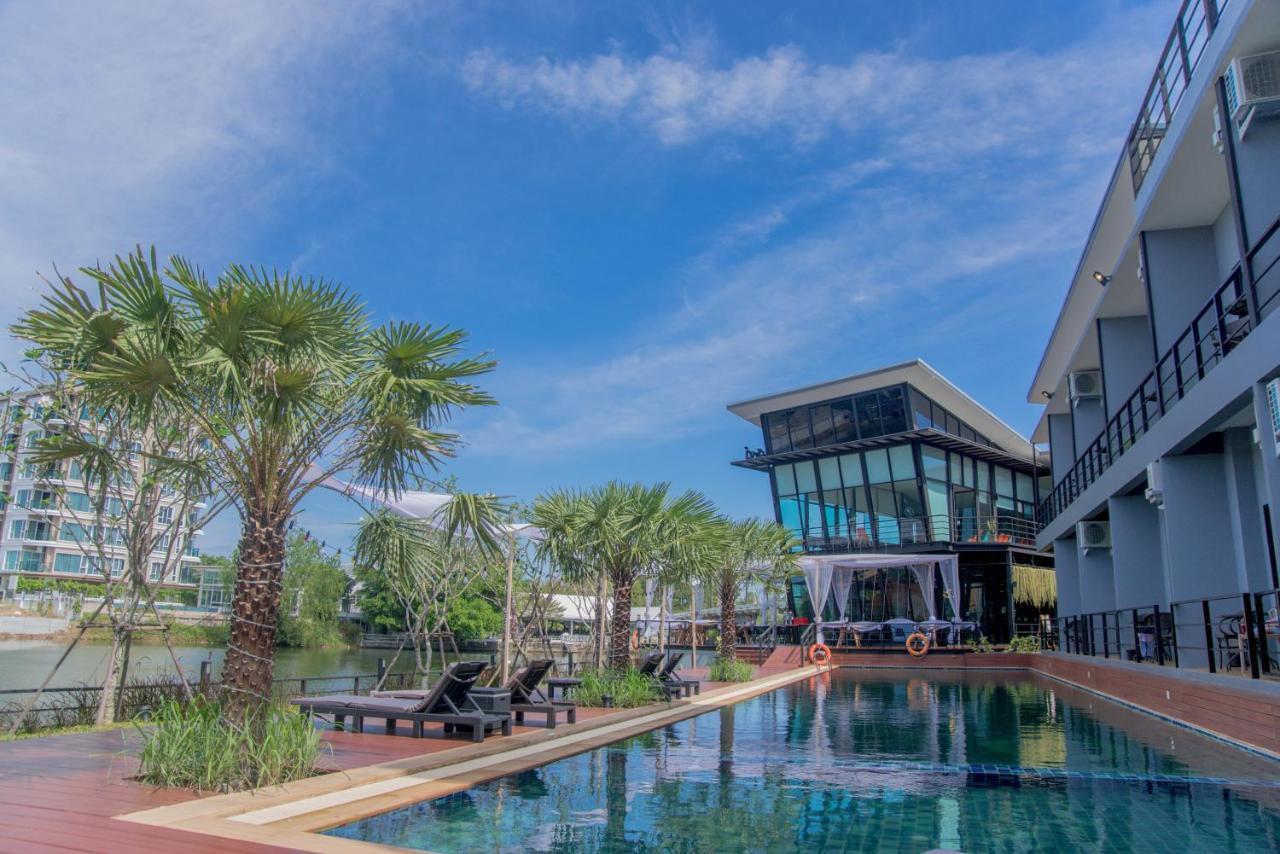 Phuengluang Riverside Hotel Чантхабурі Екстер'єр фото